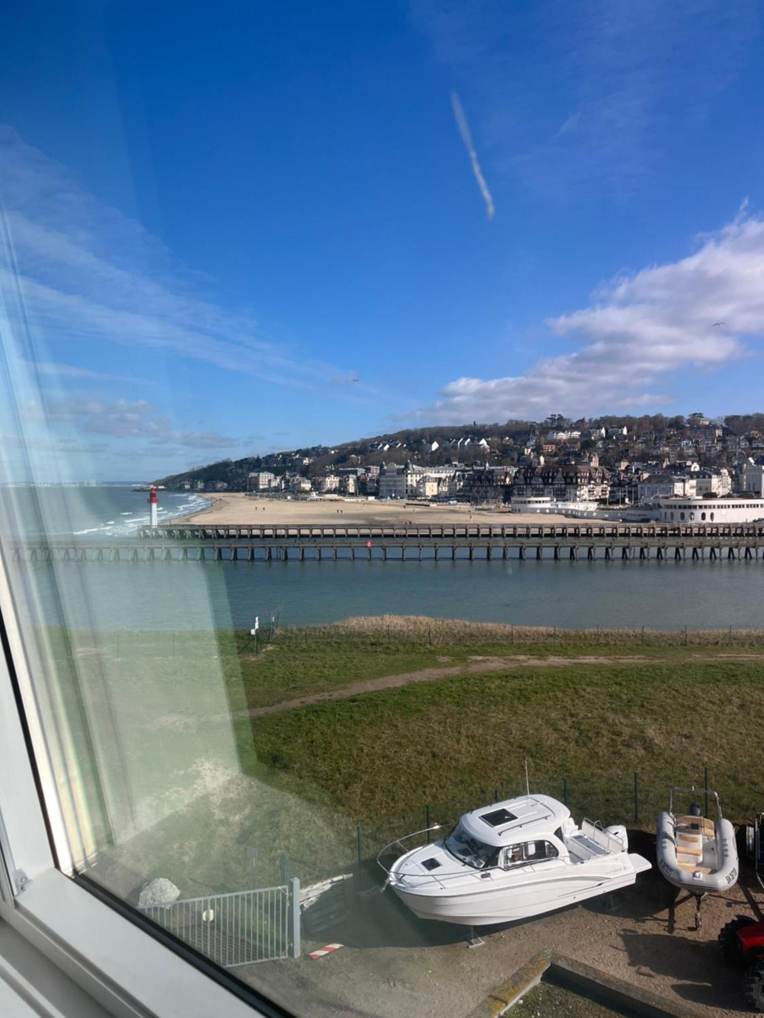 Mon Balcon Face A La Mer - Les Marinas Deauville Kültér fotó